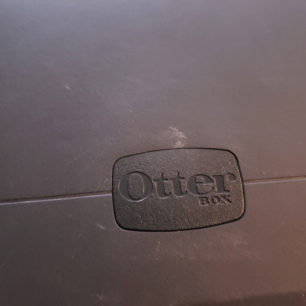 Otterbox Ipad/Tablet Hard Shell Case. Euc. - image 5